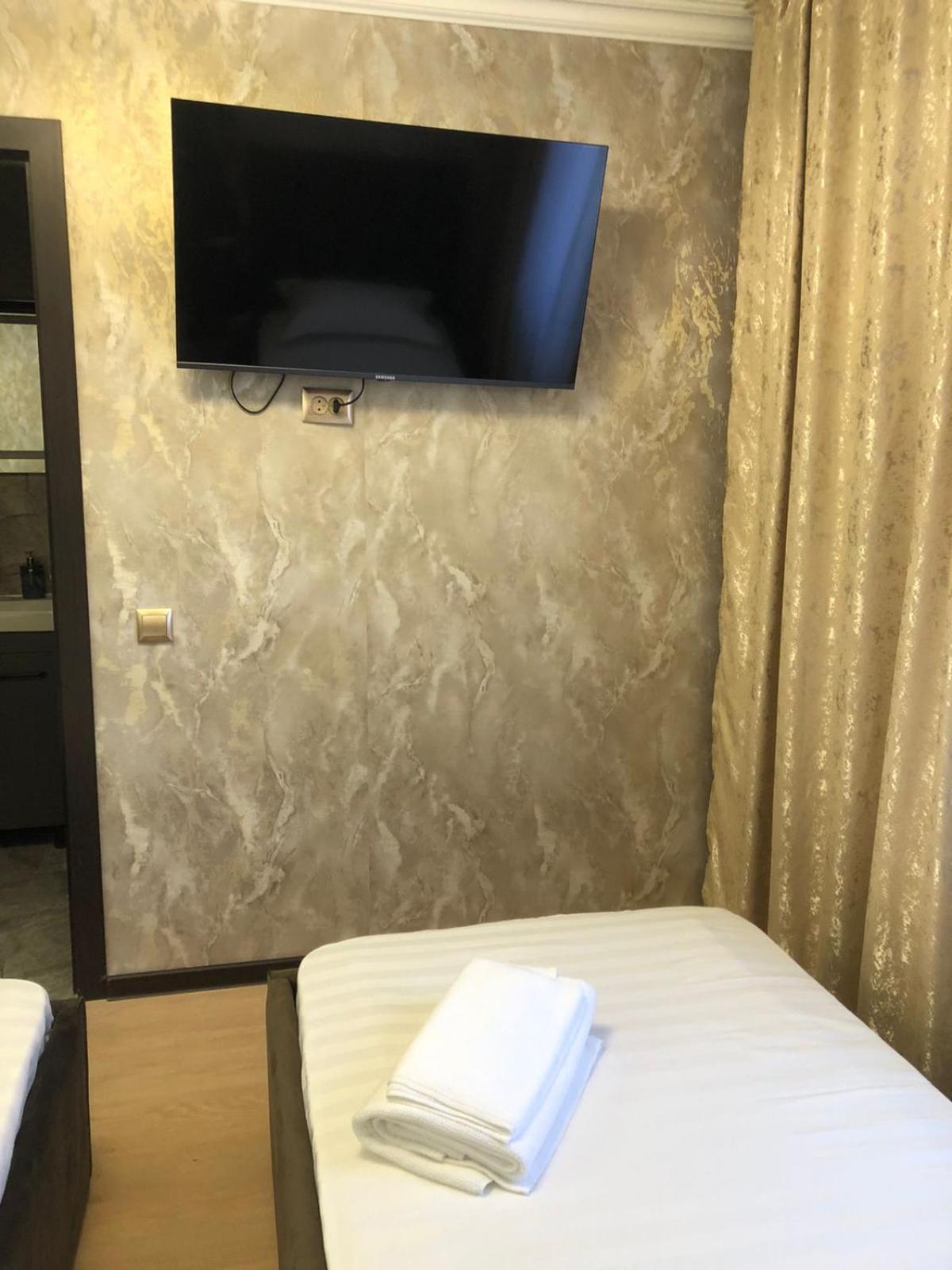 Hotel Lion Almaty Extérieur photo